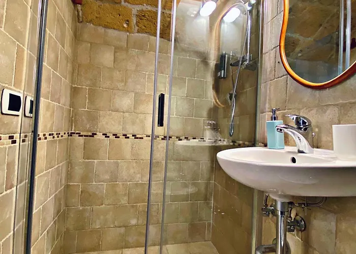 Essential בית נופש