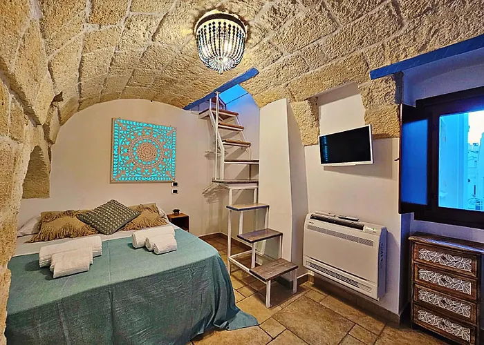 Essential * Polignano a Mare